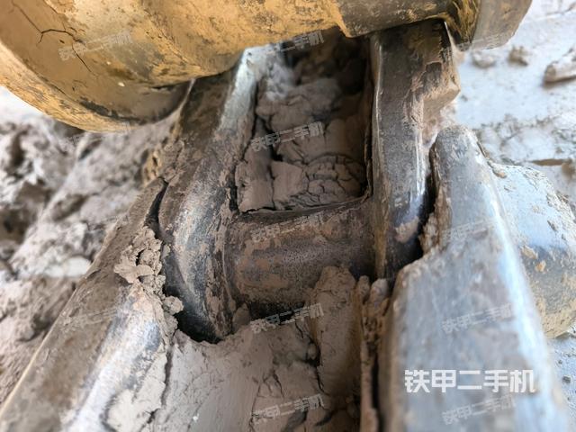 左側(cè)行走馬達蓋板(行走機構(gòu)) 左側(cè)行走馬達蓋板(行走機構(gòu))