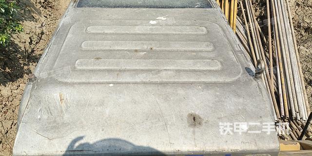 驾驶室顶部（整机外观）