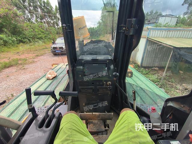 驾驶室操作台（设备外观及核心部件）