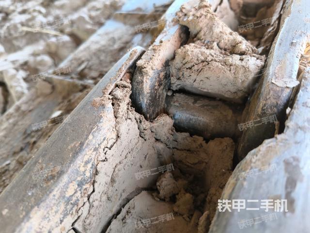 右側(cè)行走馬達蓋板(行走機構(gòu)) 右側(cè)行走馬達蓋板(行走機構(gòu))