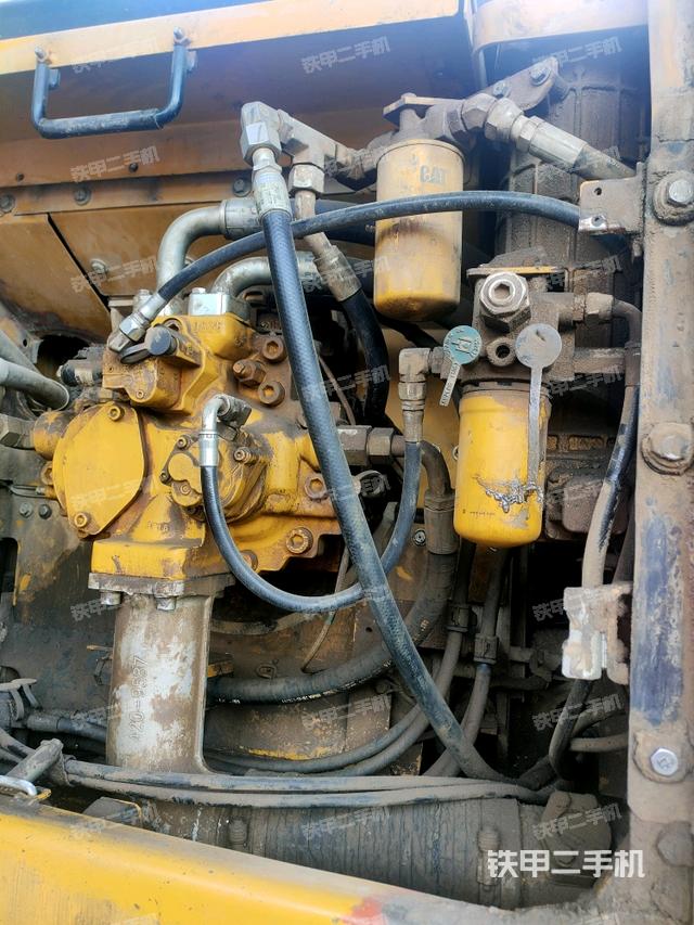 液壓泵斜45?右（大件艙室）