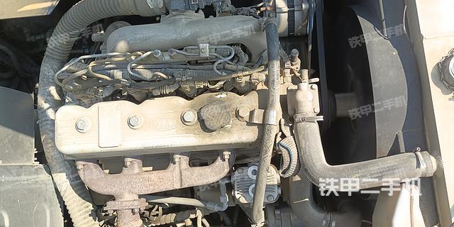 回转马达和主控阀（整机外观）