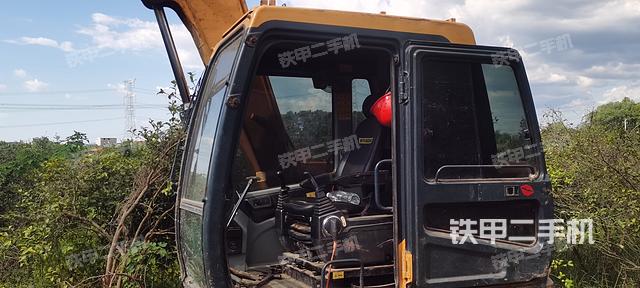 驾驶室整体（整机外观）