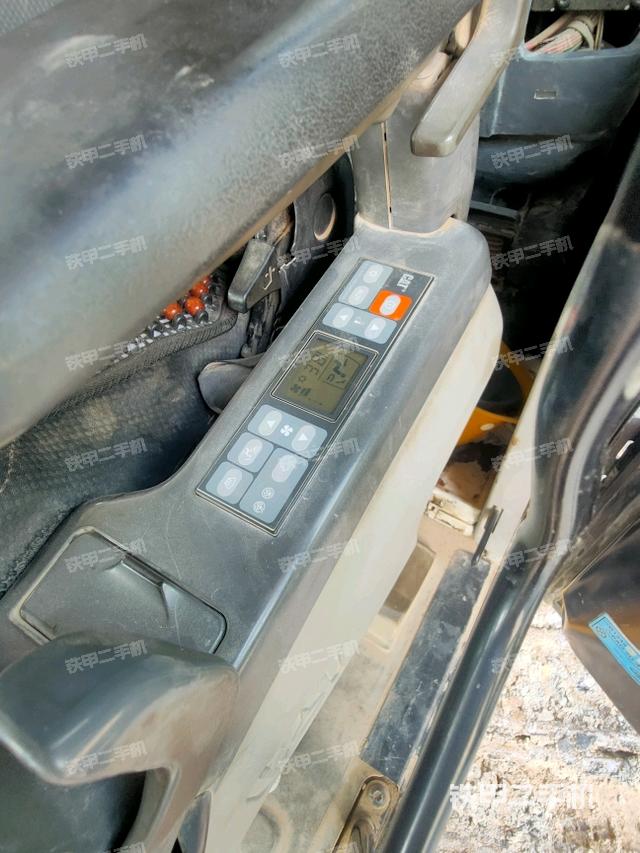 座椅左側(cè)控制臺(tái)/音響/含左手柄（駕駛室部分）