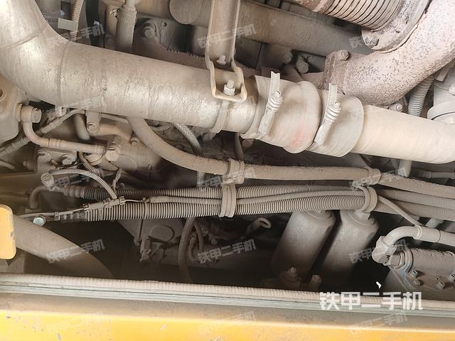 发动机右侧（整机外观及大件）