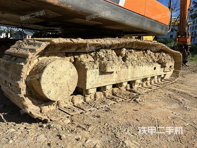 单侧履带整体（整机外观）