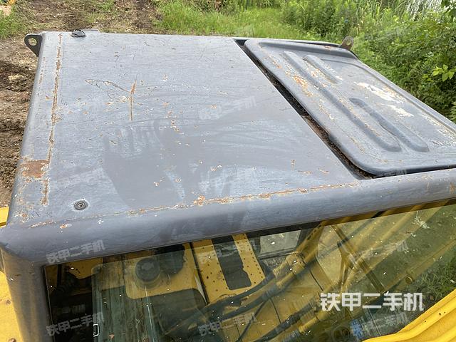 驾驶室顶部（整机外观）