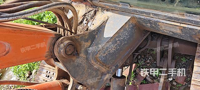 回转马达和主控阀（整机外观）