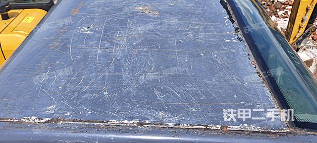 驾驶室顶部（整机外观）