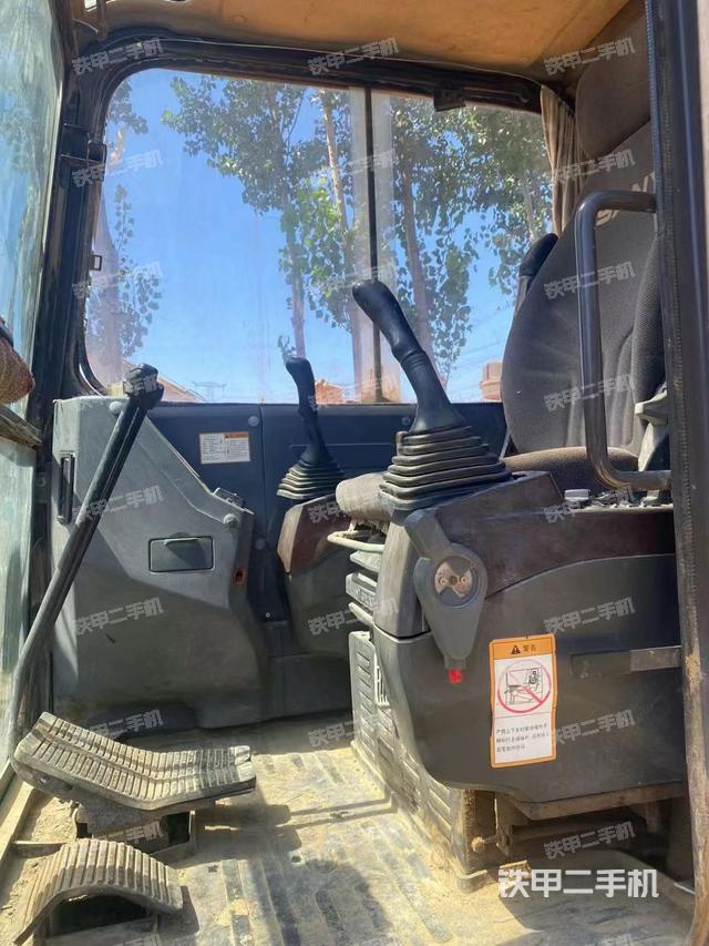 驾驶室整体（整机外观）