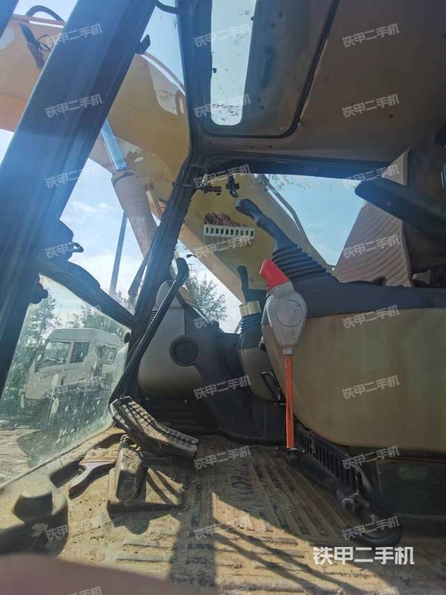 驾驶室整体（整机外观）