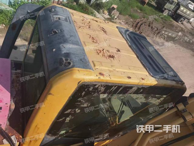 驾驶室顶部（整机外观）