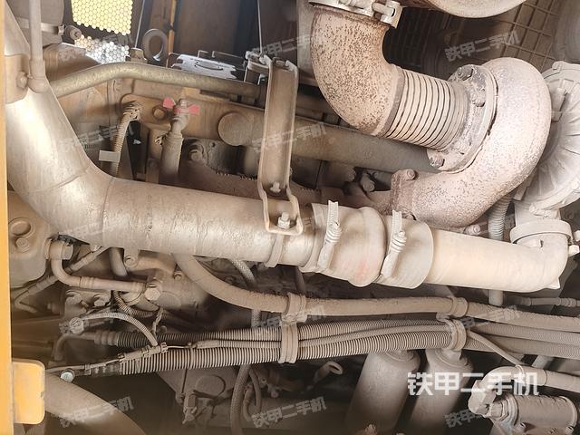 发动机左侧（整机外观及大件）