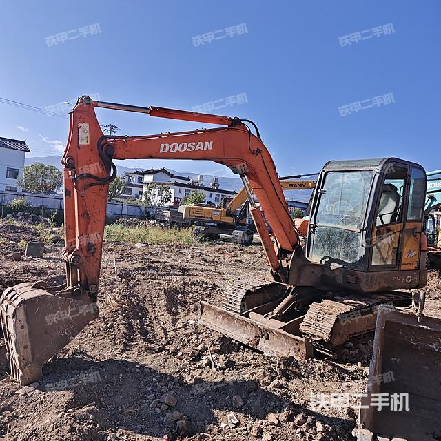斗山DH60-7挖掘机