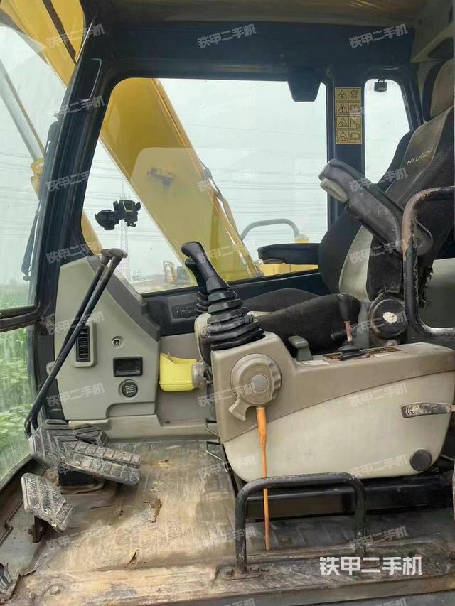 驾驶室整体（整机外观）