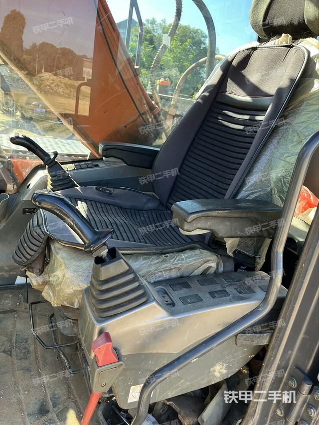 驾驶室整体（整机外观）