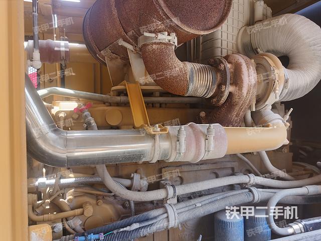 发动机右侧（整机外观及大件）