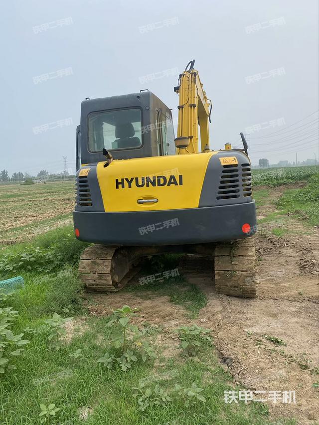 驾驶室顶部（整机外观）