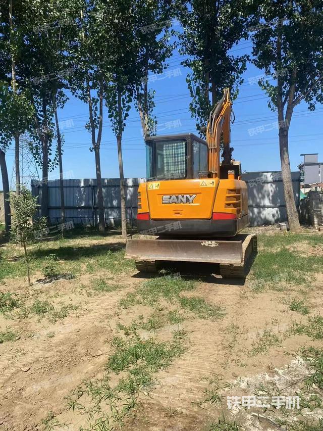 驾驶室顶部（整机外观）