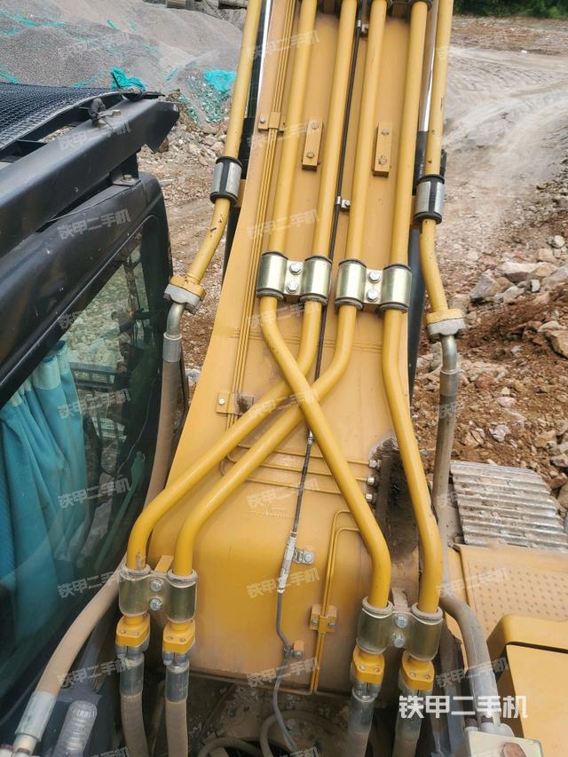 大臂背部俯视（工作和回转装置）