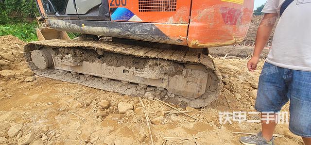 单侧履带整体（整机外观）