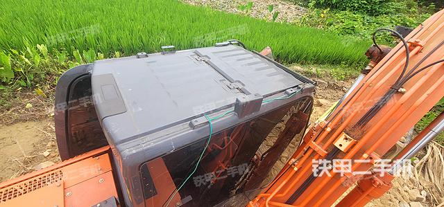 驾驶室顶部（整机外观）