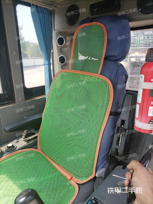 驾驶室整体（整机外观）