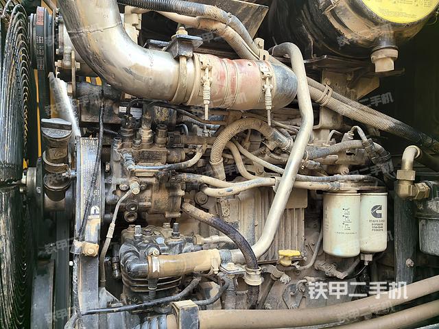 发动机右侧（整机外观及大件）