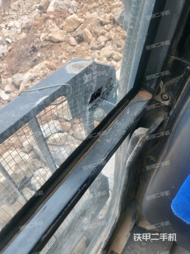 左后方玻璃角标（驾驶室部分）