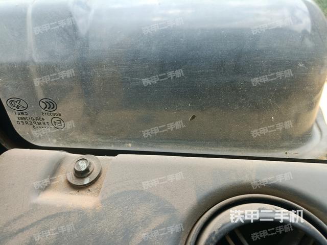 后窗玻璃角标（驾驶室部分）