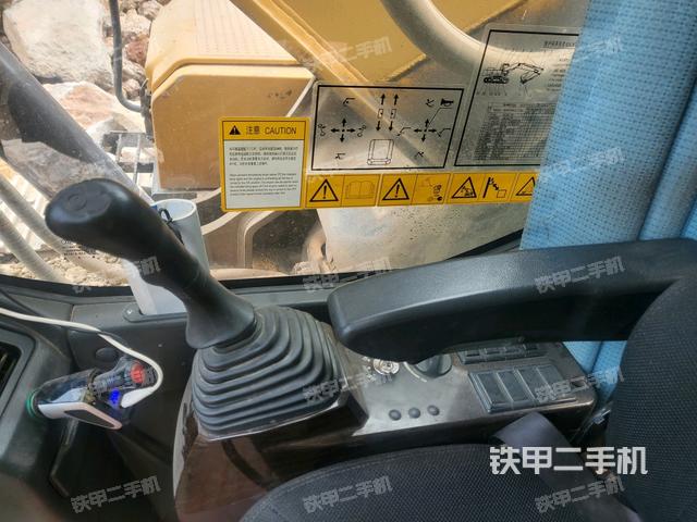 座椅右侧控制台/钥匙门/油门/含右手柄（驾驶室部分）