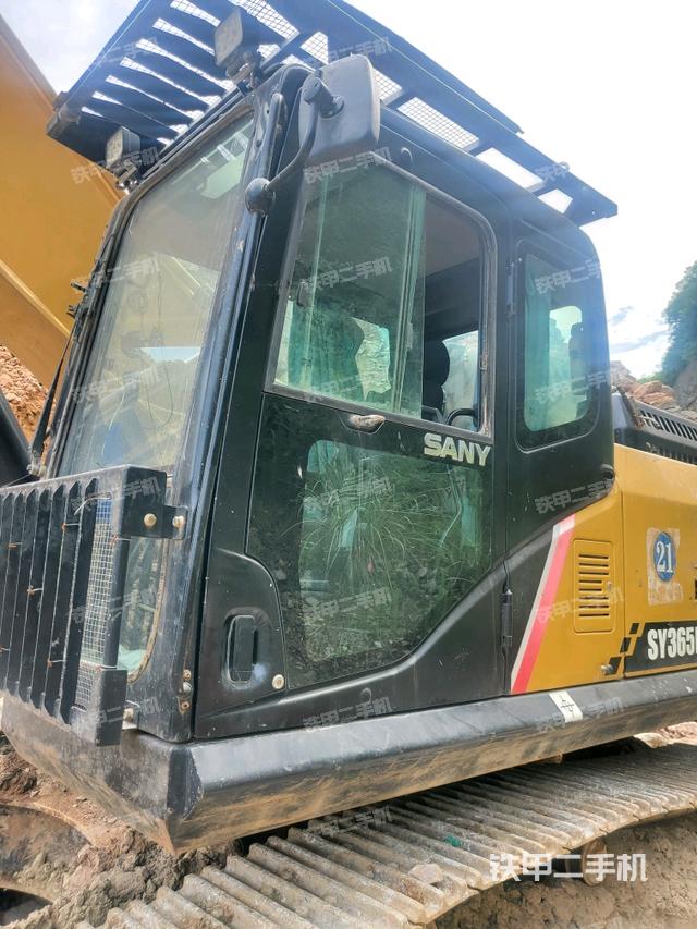 驾驶室左前45度（驾驶室部分）