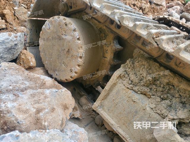 右驱动轮（行走机构）