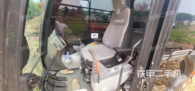 驾驶室整体（整机外观）