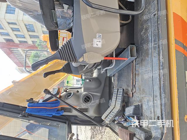 驾驶室整体（整机外观）