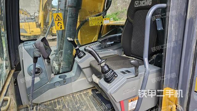 驾驶室整体（整机外观）