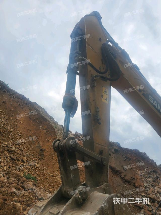 小臂整体右前（工作和回转装置）