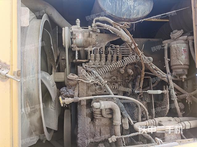 发动机右侧（整机外观及大件）