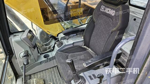 驾驶室整体（整机外观）