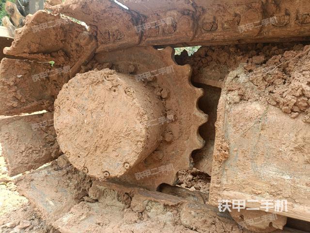 右驱动轮（行走机构）