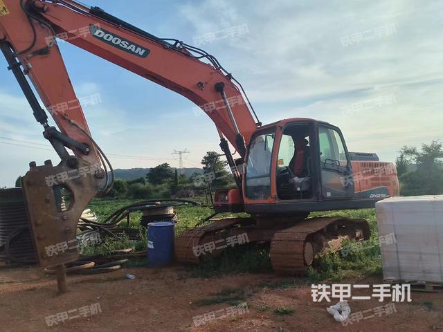 斗山DX215-9C挖掘机