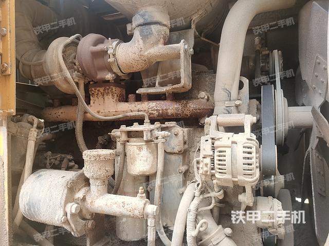 发动机左侧（整机外观及大件）