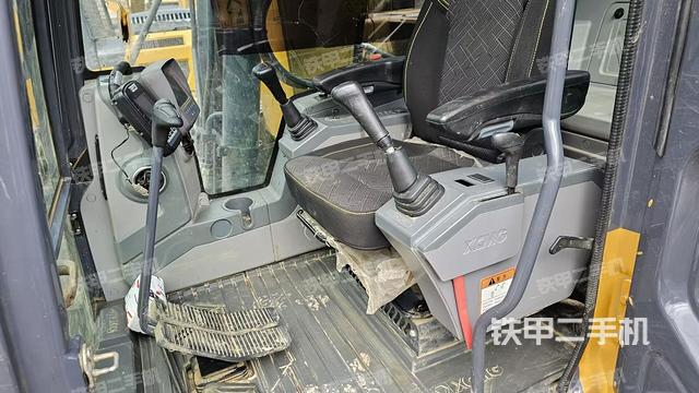 驾驶室整体（整机外观）