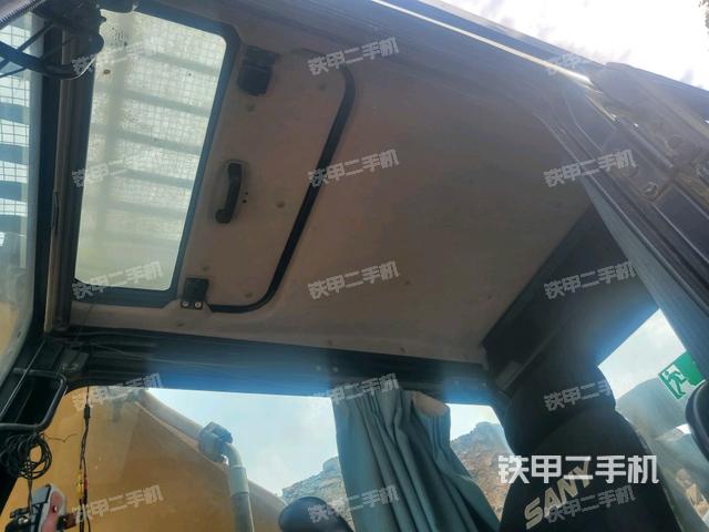 右侧玻璃角标（驾驶室部分）