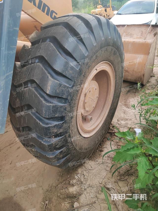 右前輪（行走機(jī)構(gòu)）