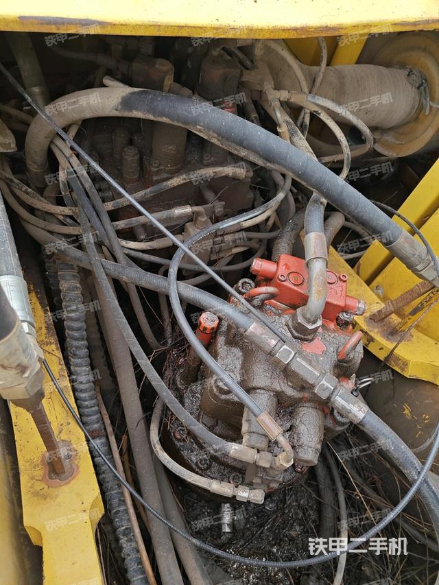 回轉(zhuǎn)馬達(dá)（上車(chē)部件）