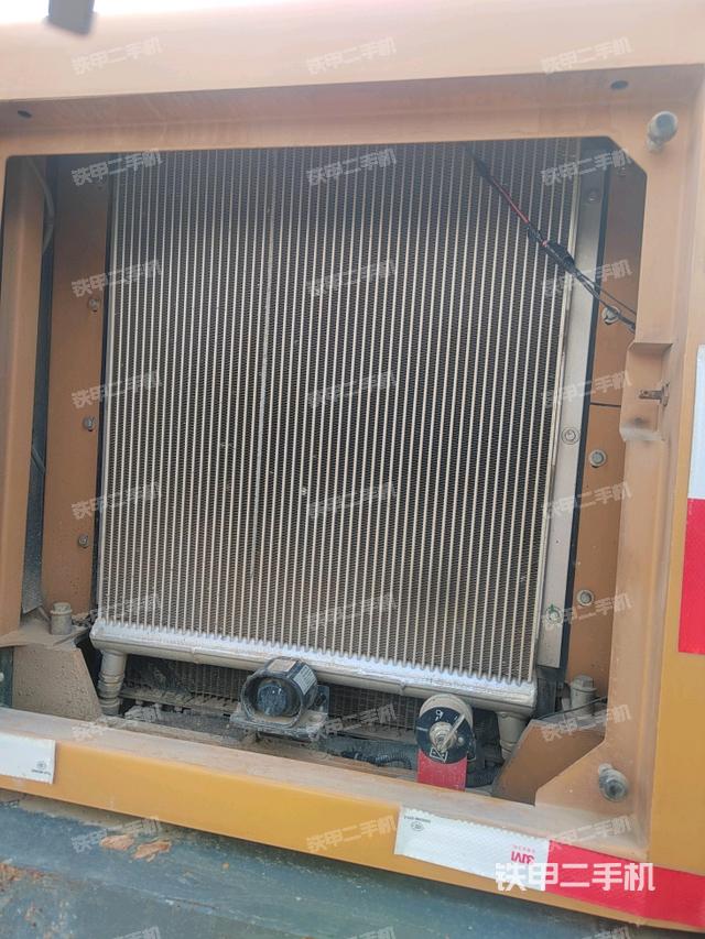 散熱器正面（動(dòng)力系統(tǒng)）