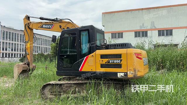 三一重工SY135C挖掘機