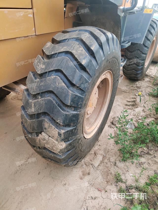 右后輪（行走機(jī)構(gòu)）