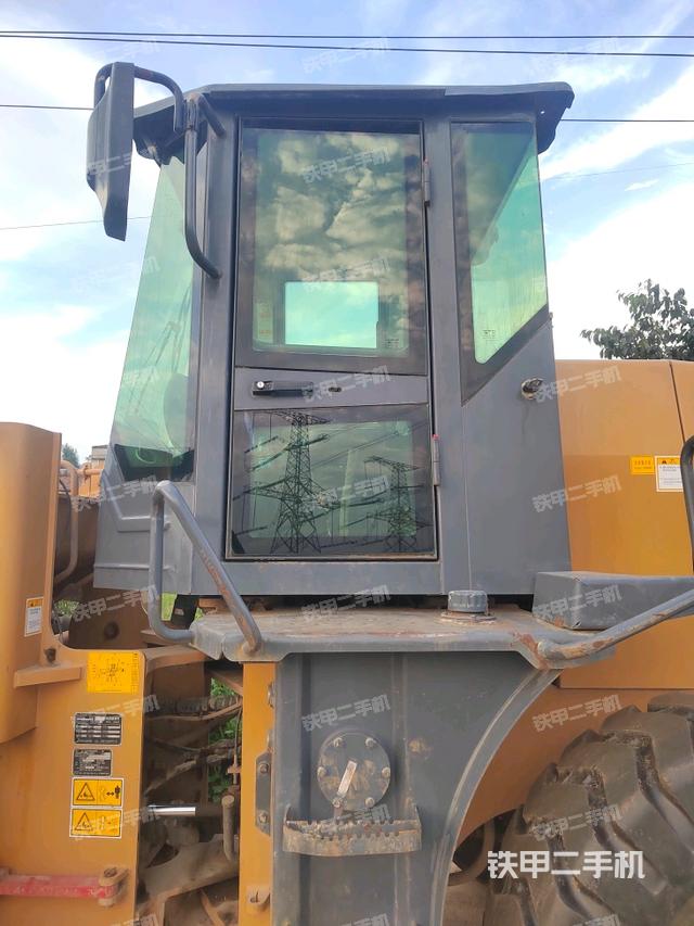 駕駛室正側(cè)（駕駛室部分）